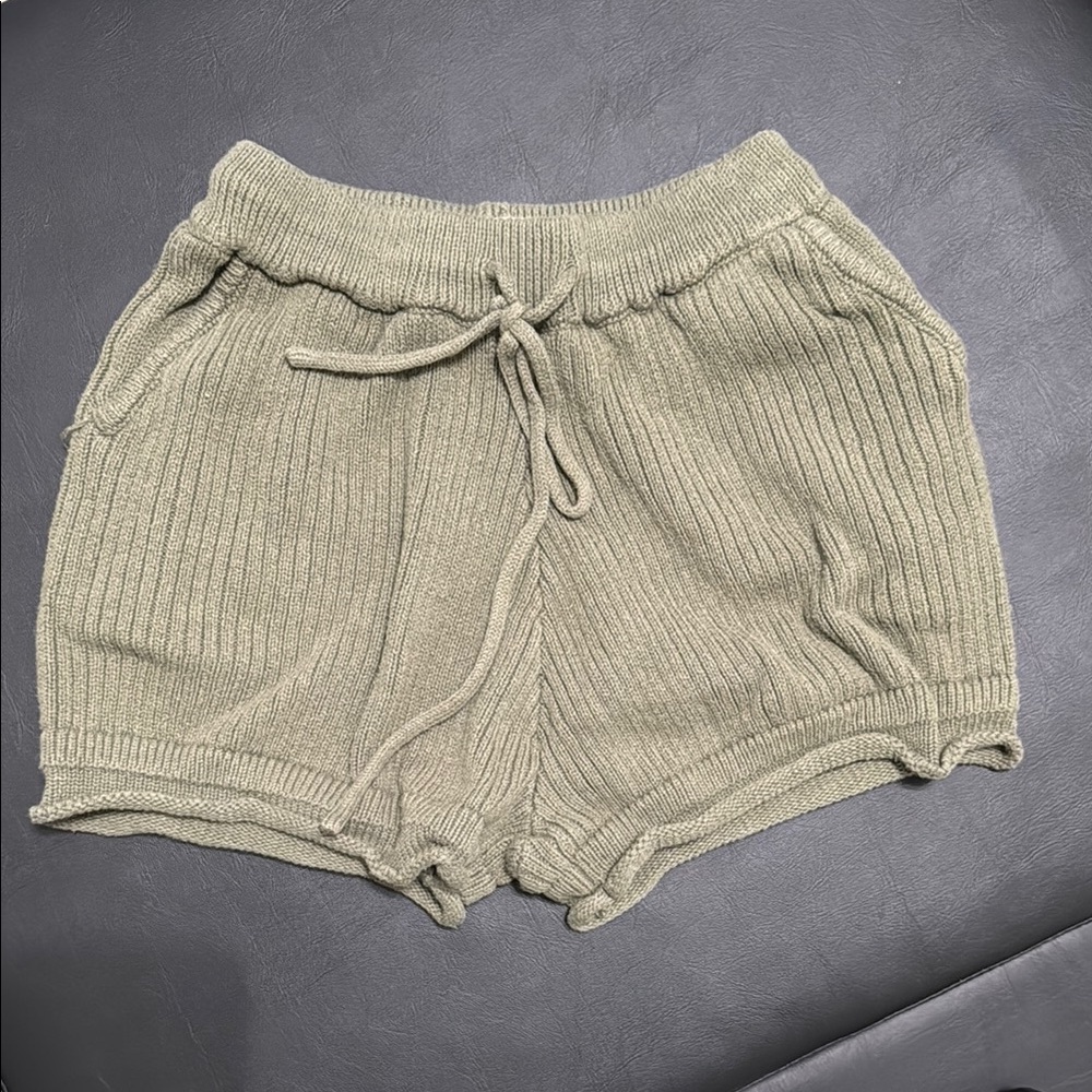 Women's Knit Shorts in Olive Green